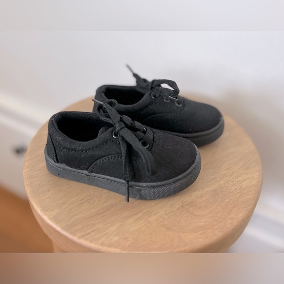 Club Canvas Baby Toddler Black Skater Shoes Sneakers Size 5 - Picture 1 of 3